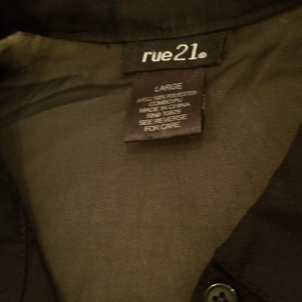 BUTTON DOWN BLOUSE - Picture 4 of 5